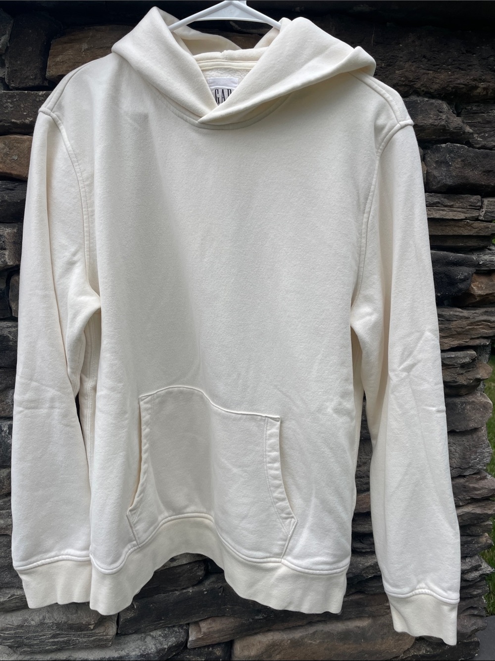 GAP Men's Cream Pullover Hoodie with Kangaroo Pocket